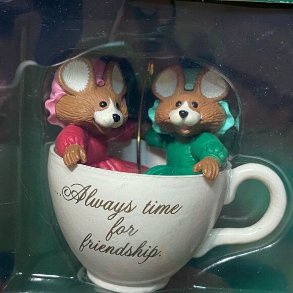 Friendship Time 1989 Hallmark Ornament Teacup Mouse - Picture 2 of 6